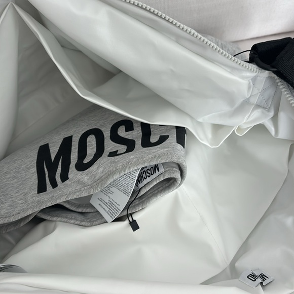 Moschino diaper bag with changing pad- brand new with tags - Picture 5 of 7